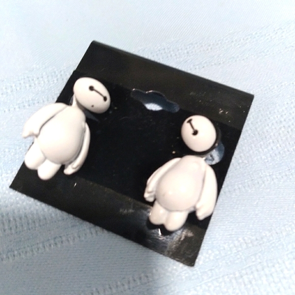 Disney Jewelry - 🤖BayMax Earrings🤖
